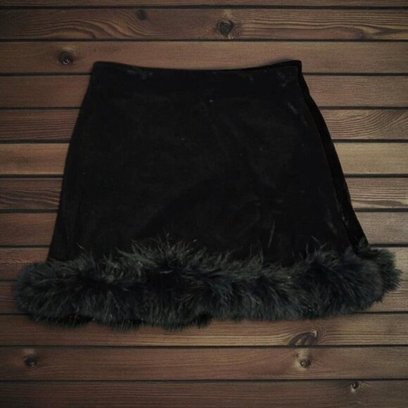 Dolls Kill Sugar Thrillz Feather Femme Black Velvet Mini skirt - Picture 2 of 4